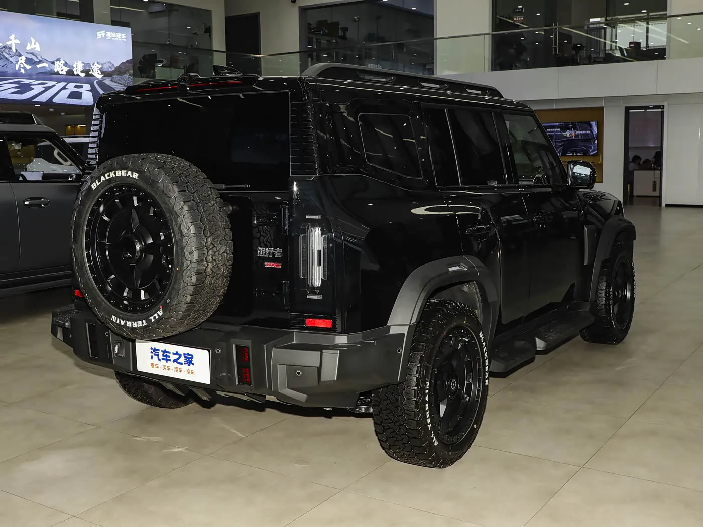 جيتور ترافيلر 2025 موديل 2.0TD DCT 4WD Silver Dragon Wing Air 5-Seater