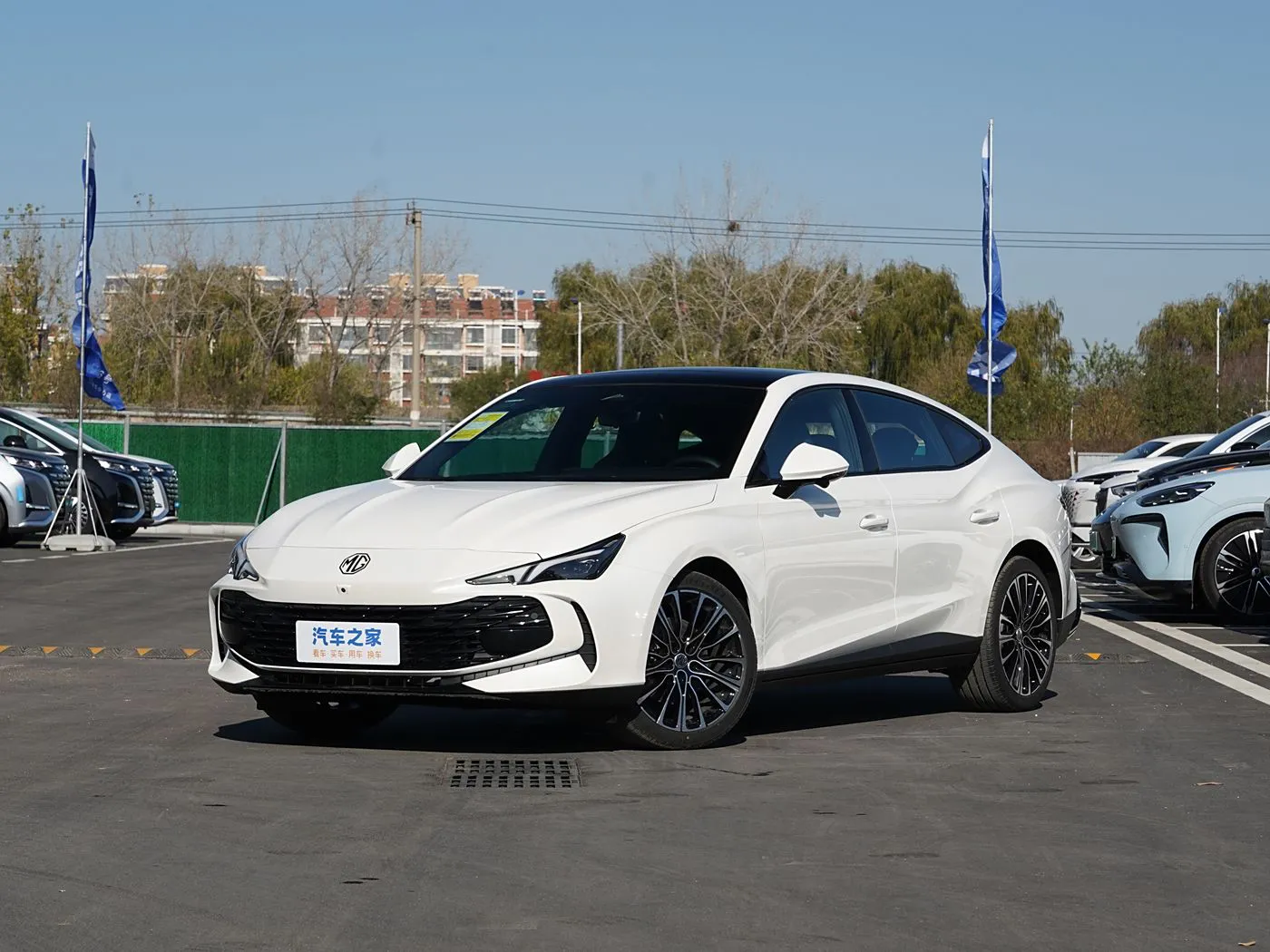 16 إم جي إم جي 7 2025 موديل 1.5T 300 DCT Elegance Edition