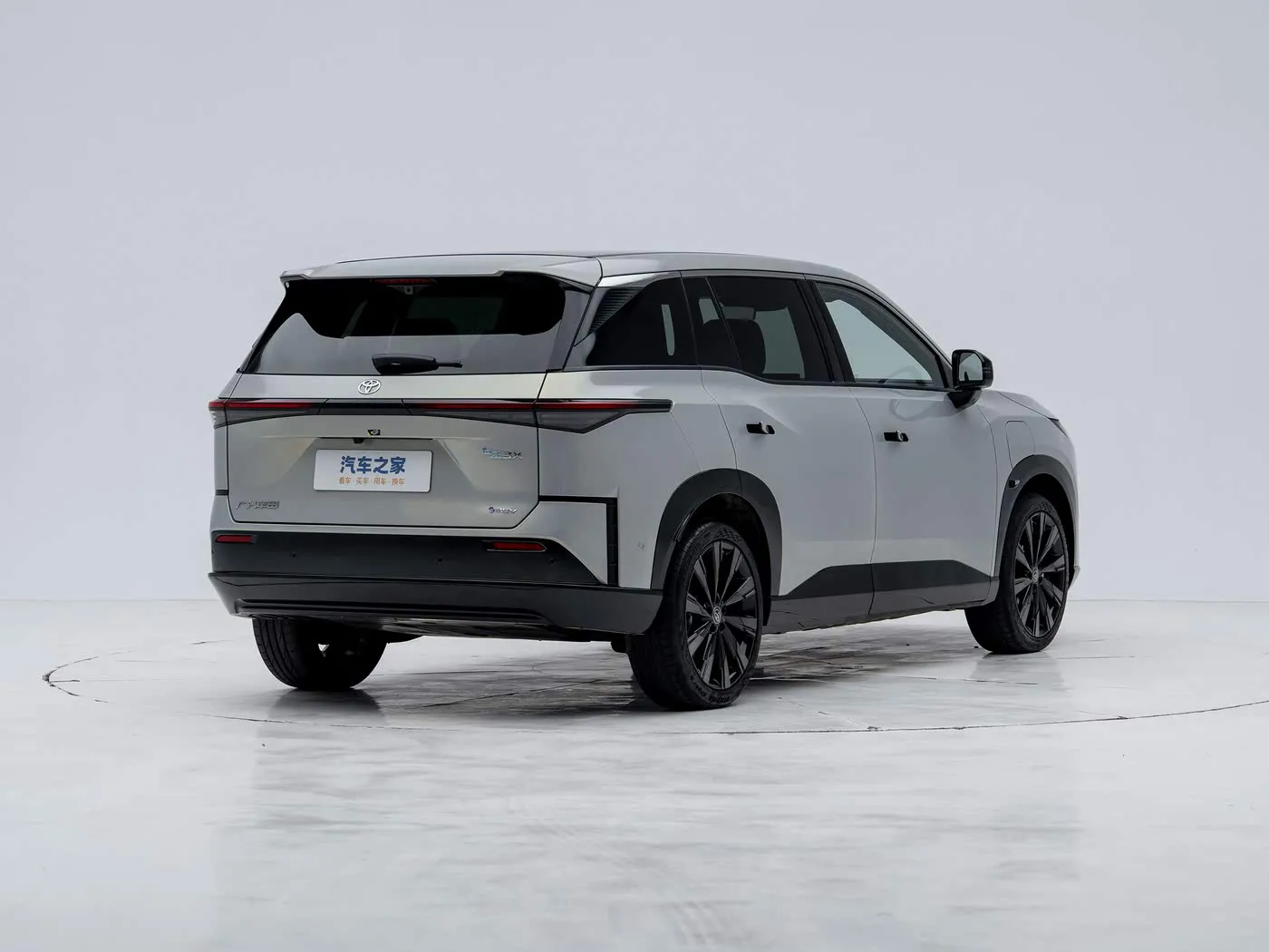 تويوتا كورولا 2024 1.2T S-CVT Pioneer Edition