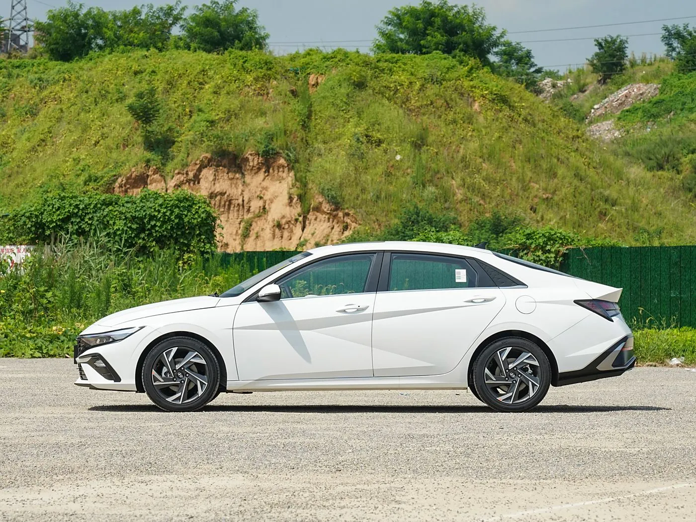 هيونداي إلانترا 2023 1.5L CVT GLX Elite Edition