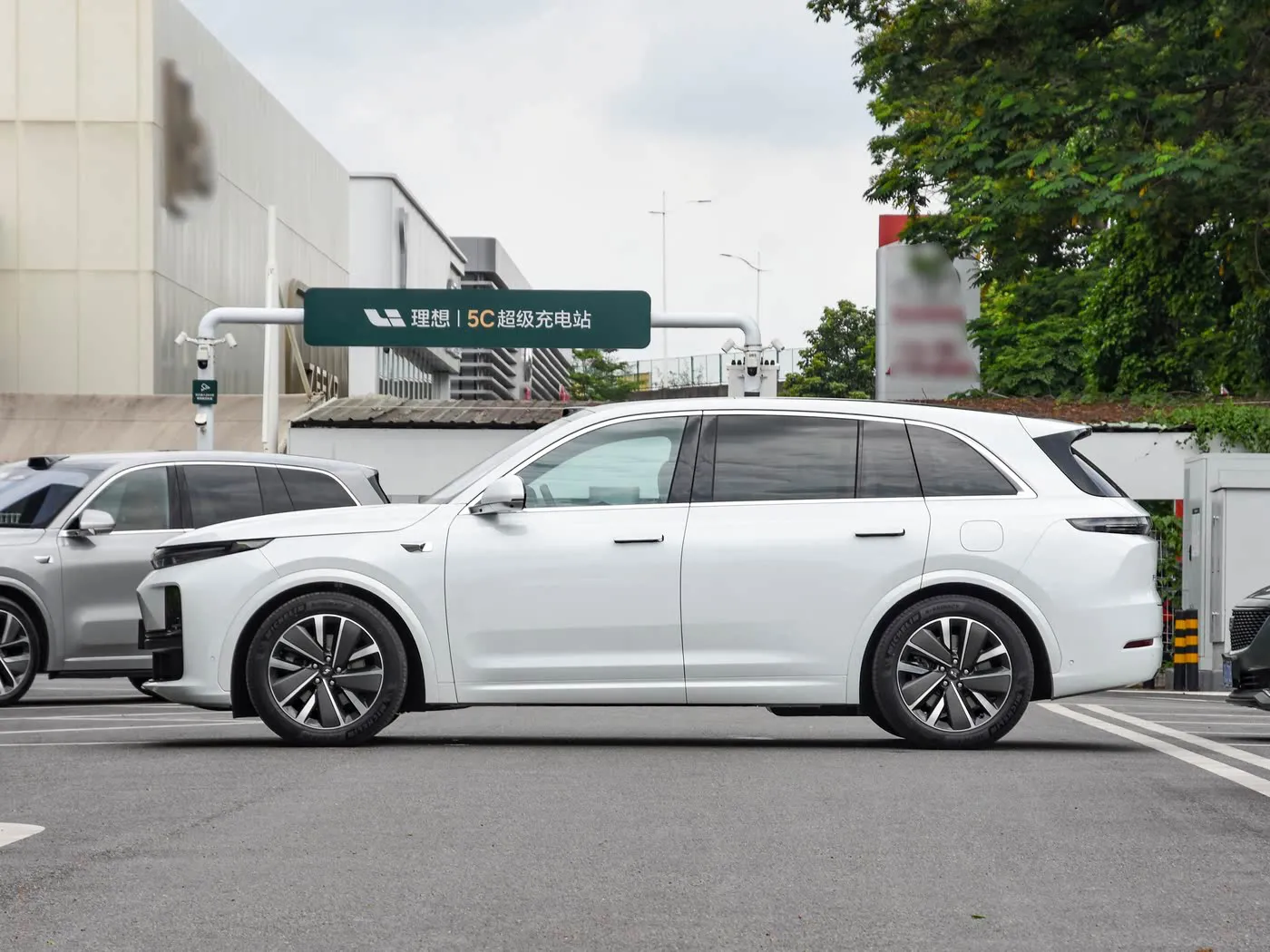 إصدار التحديث الذكي Li Auto Li L7 2025 Pro