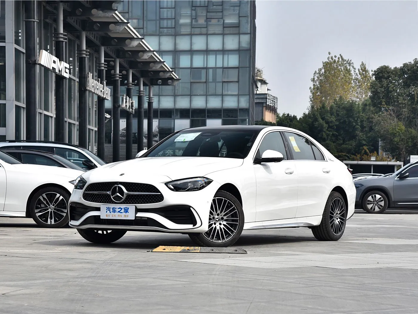 مرسيدس بنز الفئة C 2025 موديل العام Facelift C 260 L