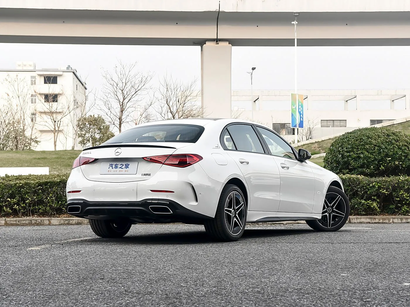 مرسيدس بنز سي-كلاس 2025 C 260 L Night Edition Sport