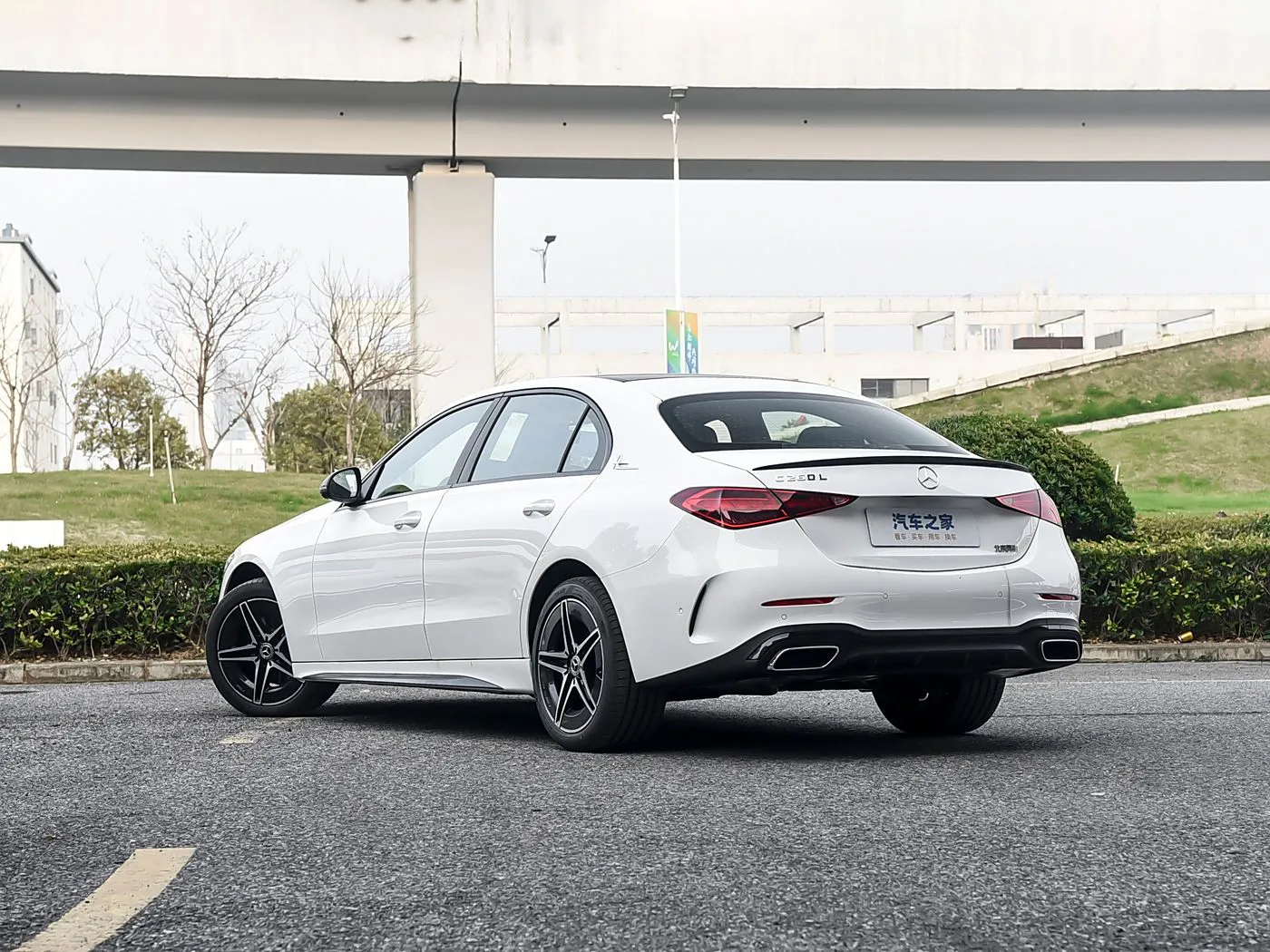 مرسيدس بنز سي-كلاس 2025 C 260 L Night Edition Sport