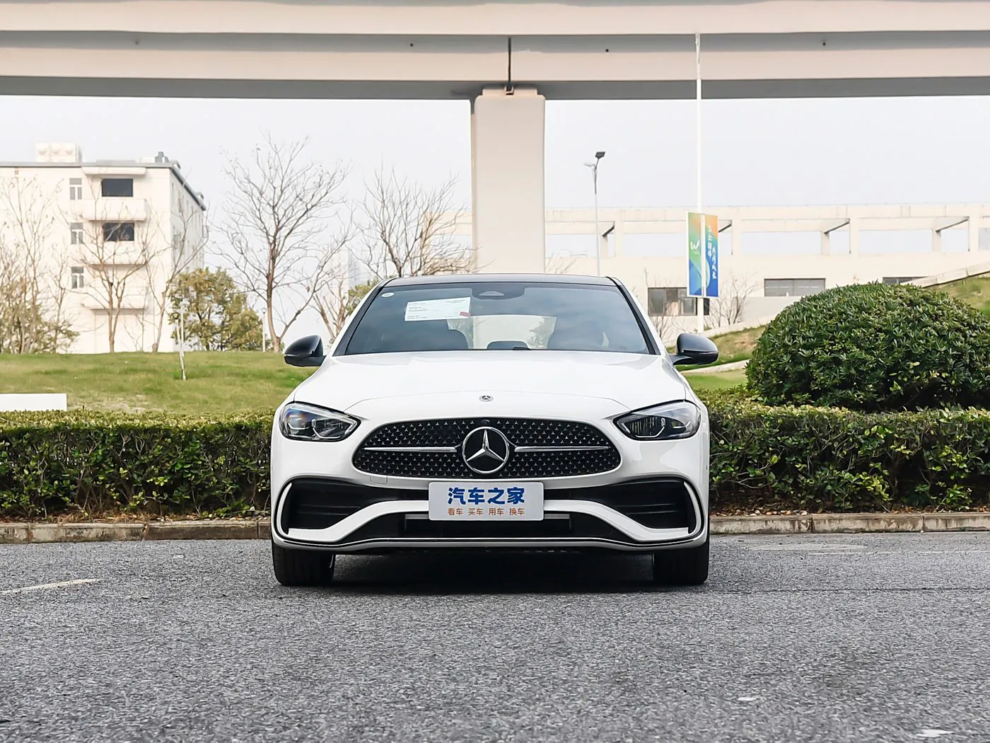 مرسيدس بنز سي-كلاس 2025 C 260 L Night Edition Sport