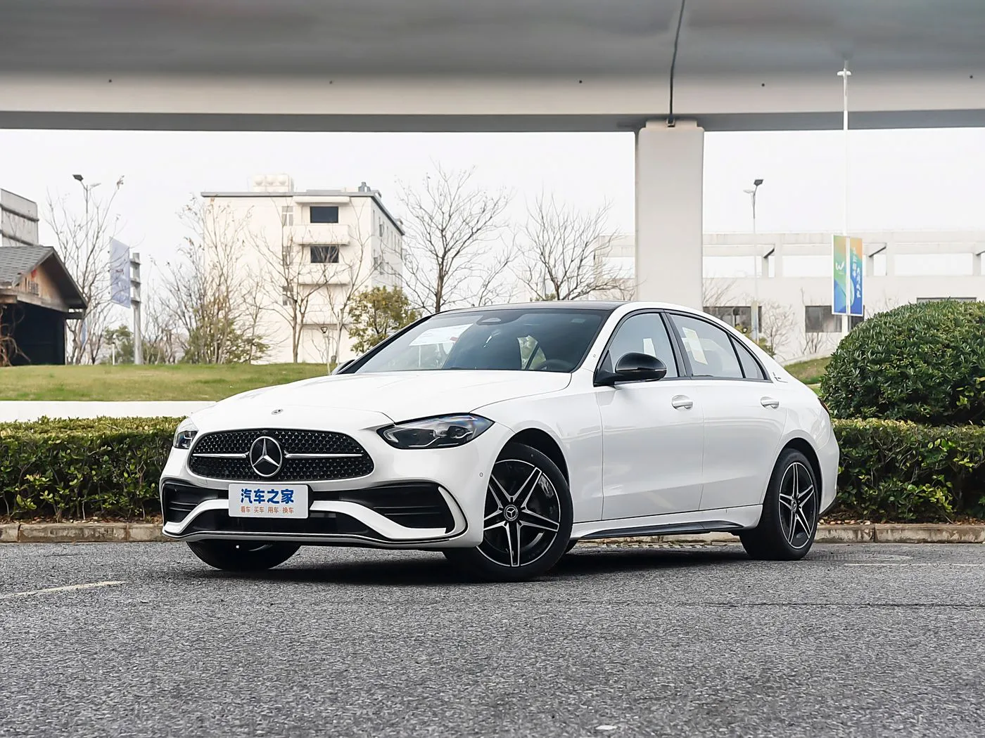 مرسيدس بنز سي-كلاس 2025 C 260 L Night Edition Sport