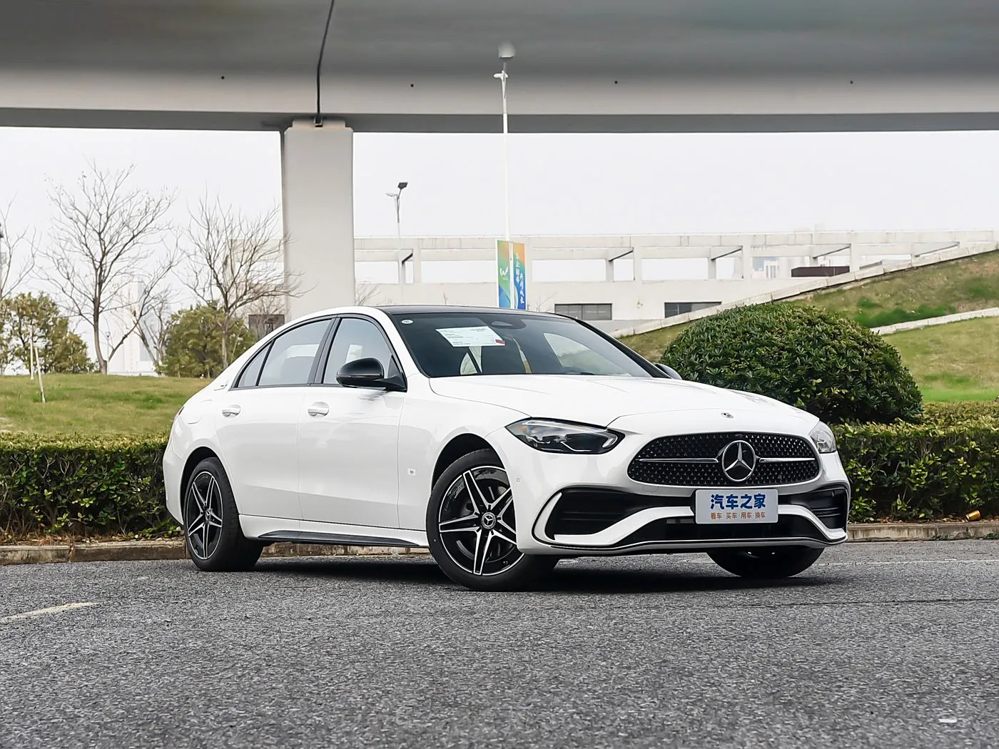 مرسيدس بنز سي-كلاس 2025 C 260 L Night Edition Sport